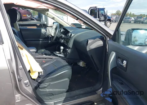 2014 Nissan Rogue Select S z USA, uszkodzony, nr VIN JN8AS5MT3EW101736